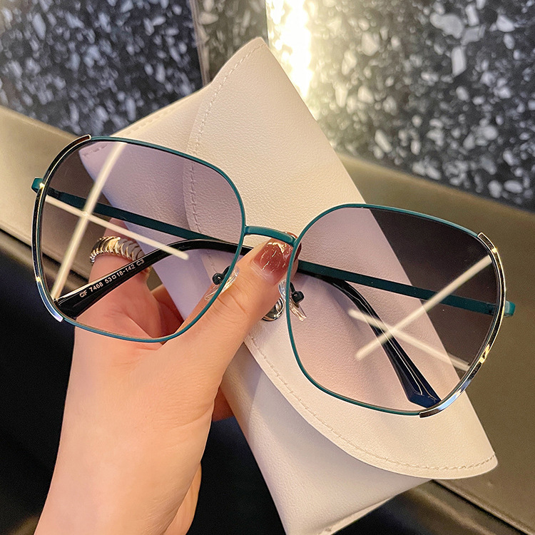 2024新款网红太阳镜男女韩版方形椭圆墨镜个性防紫外线眼镜8011