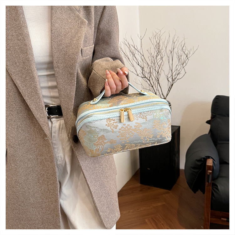 2024新款古风大容量便携化妆包手提收纳包多功能旅行洗漱包妈咪晚宴包袋皮具详情15