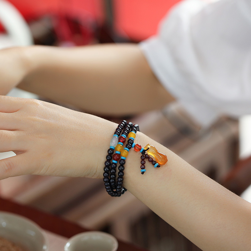 Qiu's Natural Garnet bracelet 5mm three-loop garnet crystal Valentine's Day gift fashion accessory details Picture