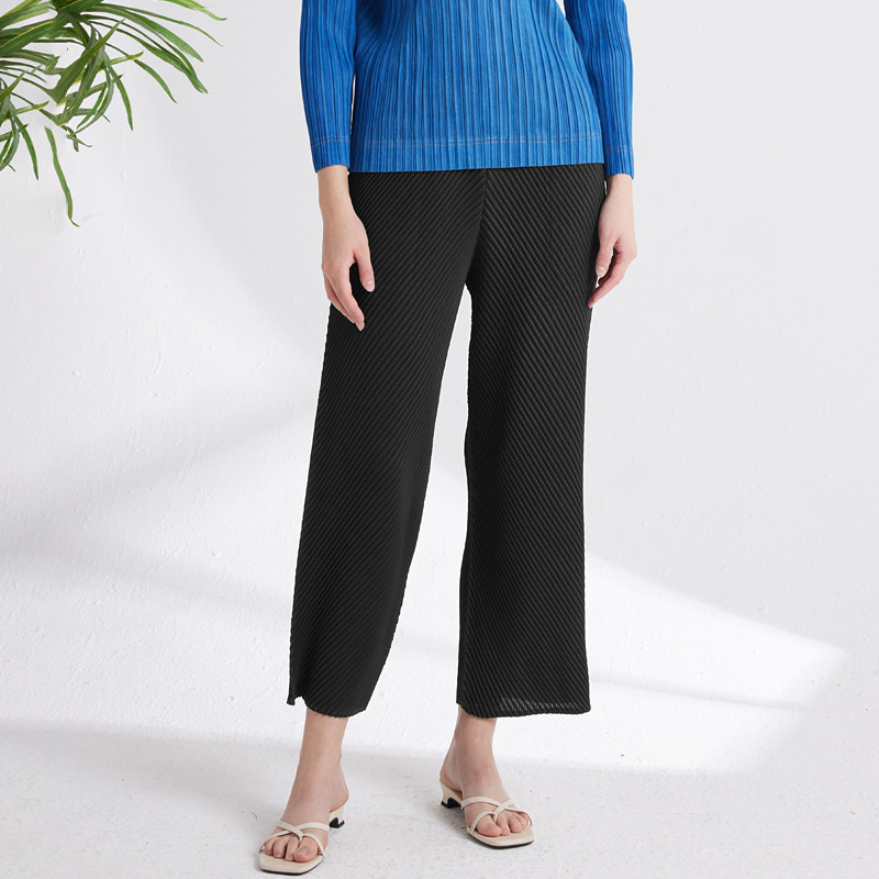 2023 Japanese Miyake Commute Advanced Fish Scale Pleated Women's Pants Texture Loose Comfortable Stretch Slim Pants Straight Leg Pants details Picture