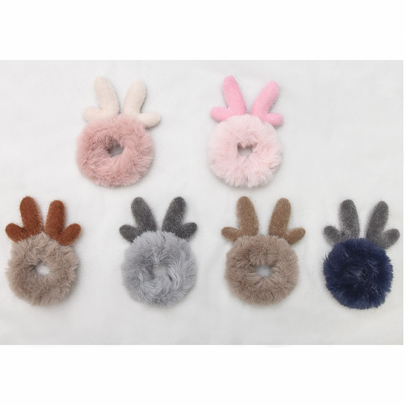 Autumn And Winter Creative Cartoon Plush Card Love Hair Circle Lady Animal Ear Doll Hair Accessories Accessories Application Scenario