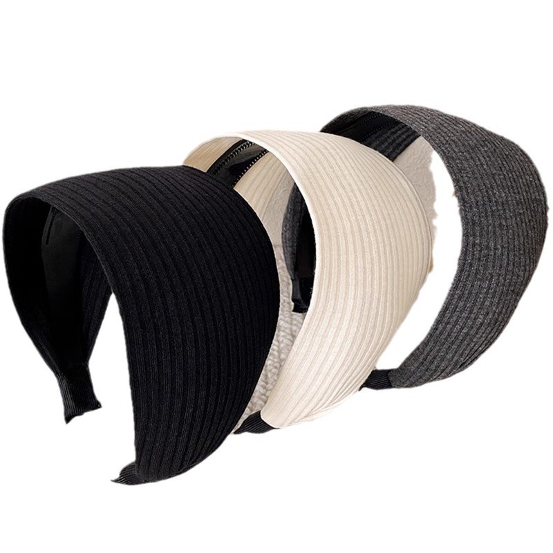 The same wide hair band as Yi Mengling, a grey high-end headband, a French retro hair band with a wide edge and a toothed hairpin for women Item Picture