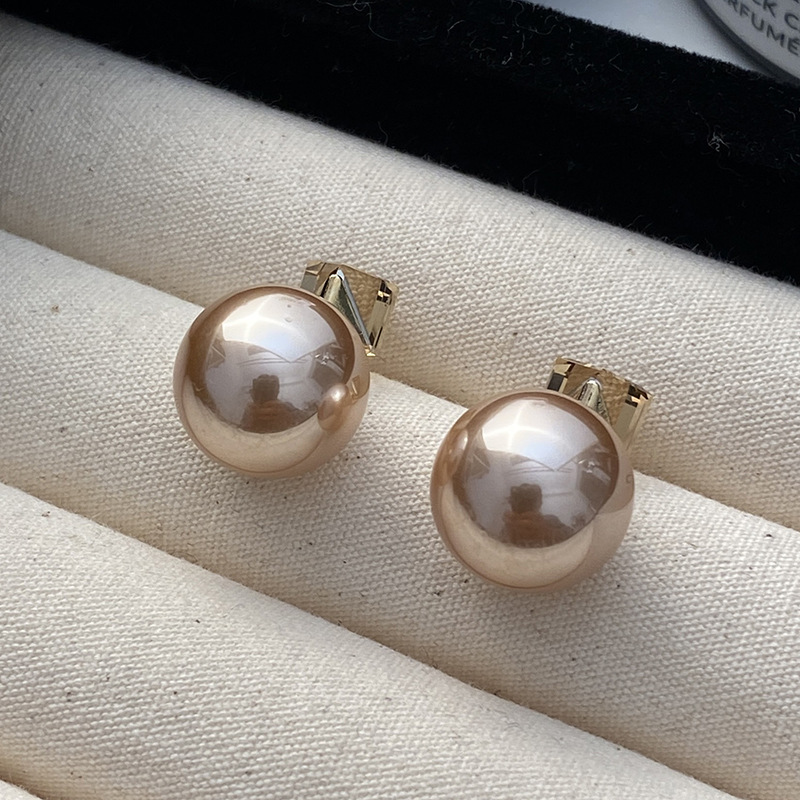 "Little Light Bulb Champagne Pearl Earrings for Women 2025 New Bestseller Earrings, unique and distinctive silver needle earrings. Specification image