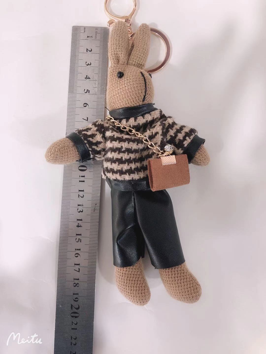 Cute super cute conejo coreano pequeño colgante peluche bondadoso tamaño pequeño mini llavero bolsa colgante accesorios al por mayor Specification image