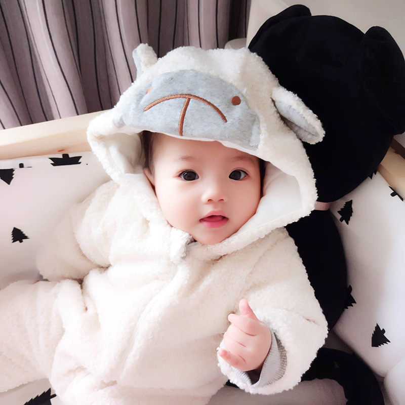 The manufacturer supplies 2021 styles of pullover children's clothing, baby clothes, autumn and winter baby one-piece clothing sets, and long crawling suits Application Scenario