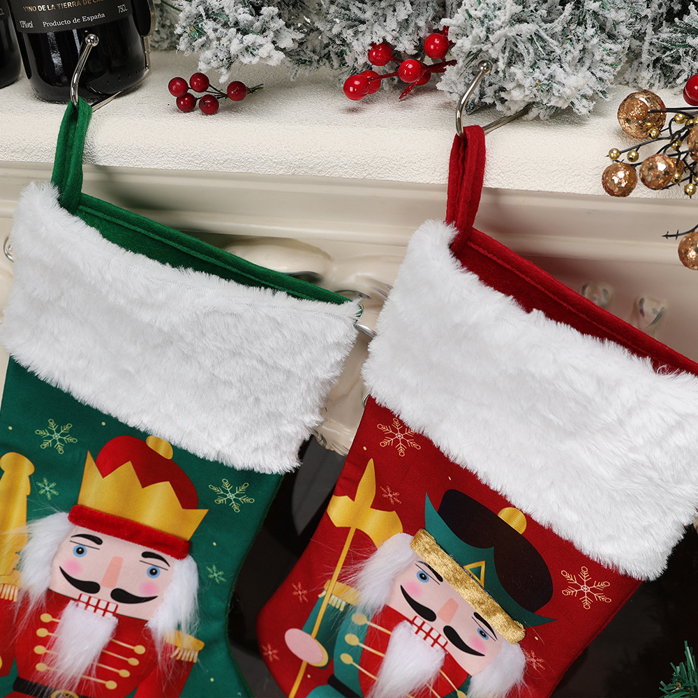Cross-border new Christmas Green Soldier Christmas socks, creative gift bags, candy bags, Christmas tree hanging decorations Application Scenario