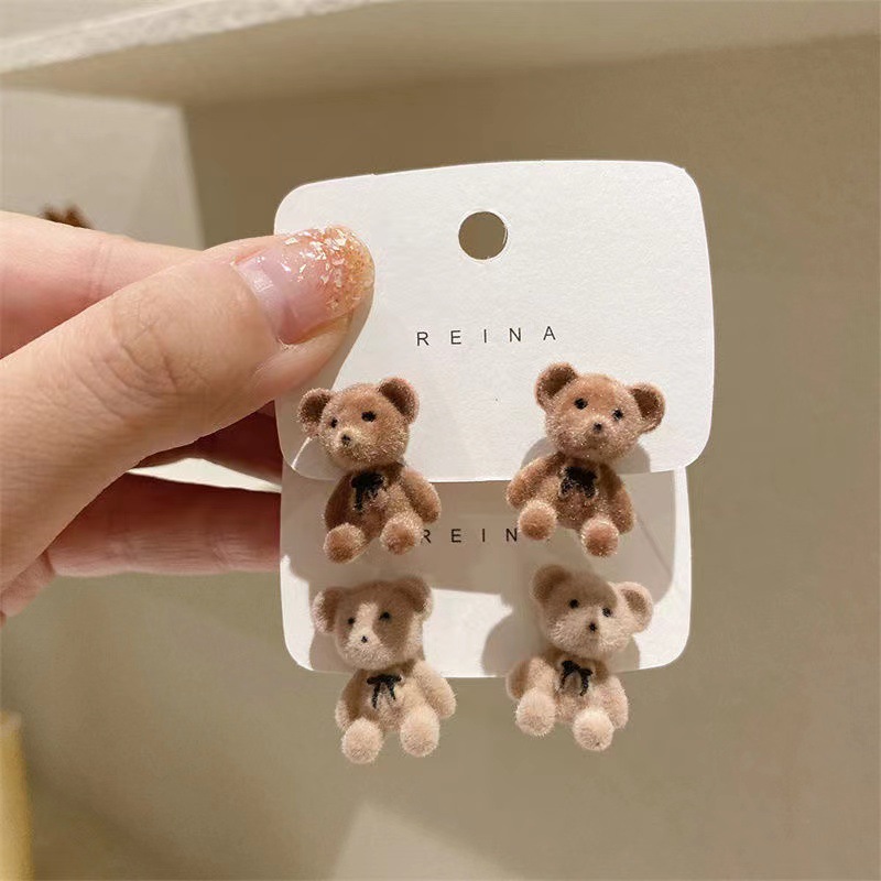 925 silver needle Korean velvet cute bear stud earrings, simple and elegant, 2023 trendy and girlish student earrings and earrings Application Scenario