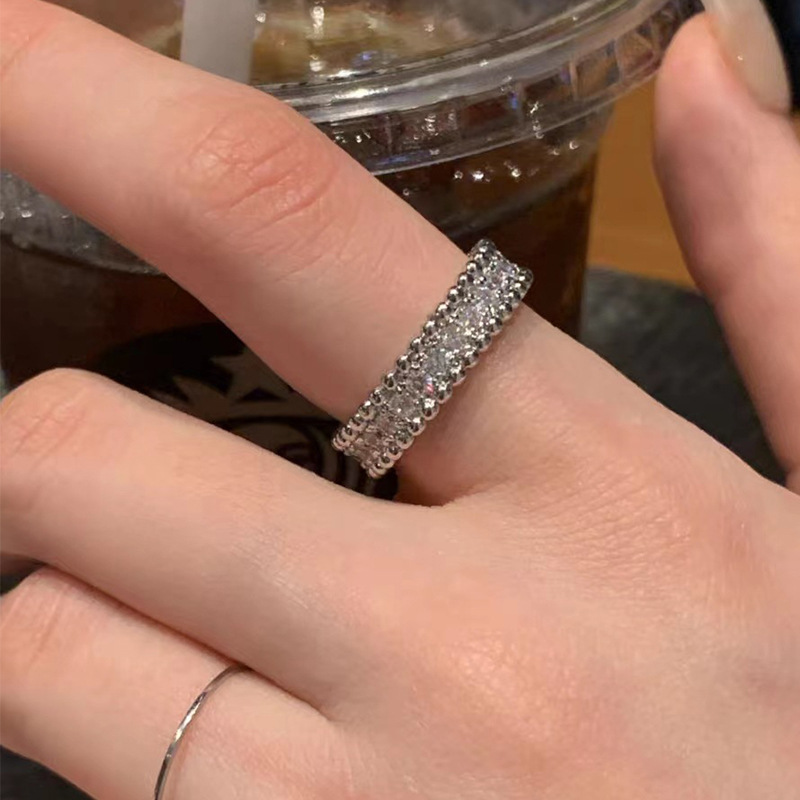 The New Kimoj Ring From 2025, Featuring A Retro European And American Style With Beaded Edges, Wide Open Surface, Full Of Diamonds And Smooth Finish, Is A Simple Yet High-End Ring details Picture
