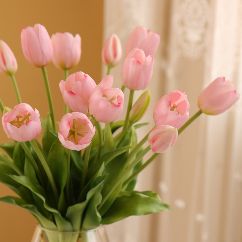 5 Tie Soft Glue Feel Tulip Simulation Flower Home Decoration Fake Flower Tulip Bouquet Factory Direct Sales Application Scenario