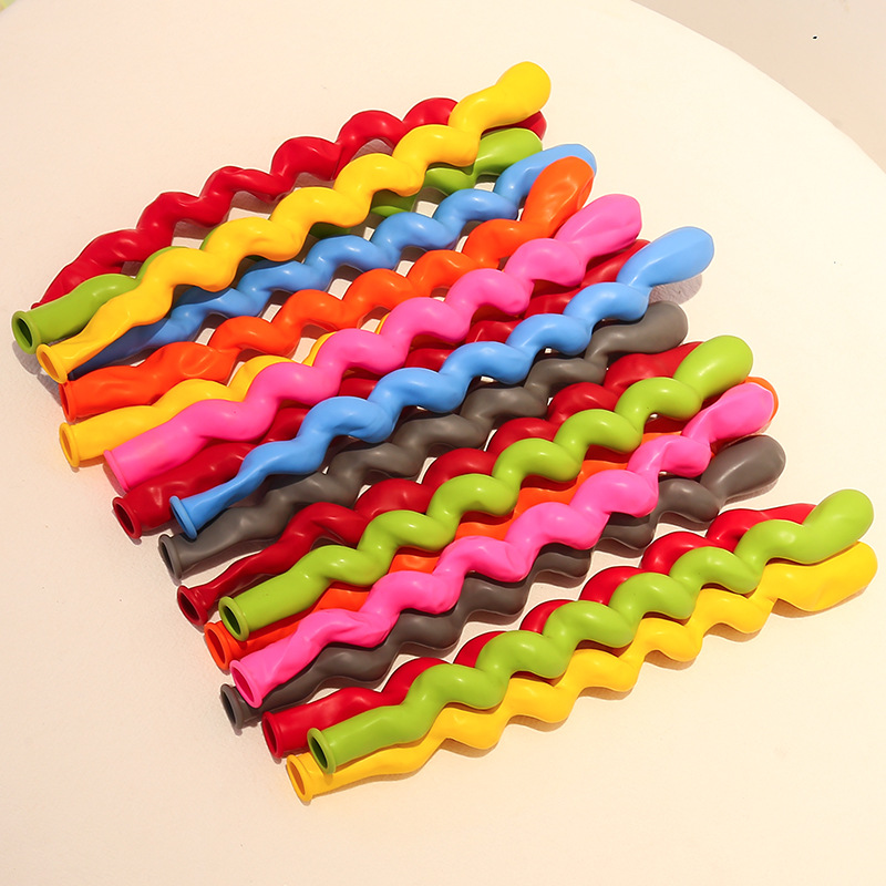 Long spiral colorful balloons for babies, children's birthday party decoration and decoration, classroom decoration Application Scenario
