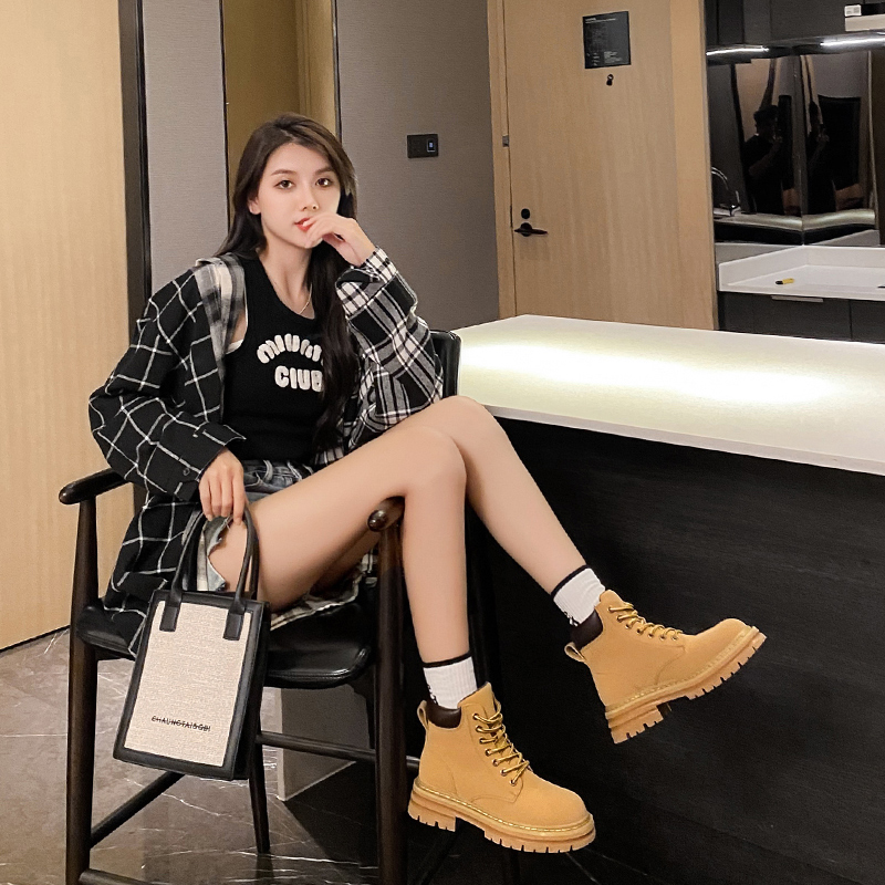 Grape Mother Spring And Autumn New Thick Soled Big Yellow Boots Round Head Boots Single Inside High Help British Wind Martin Boots Woman Application Scenario