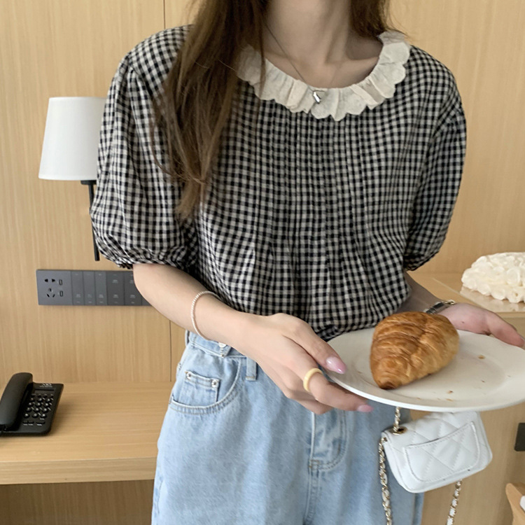 Real photos of the 2022 summer new Korean style retro loose design lace round-neck checkered short-sleeved shirt women's clothing Specification image