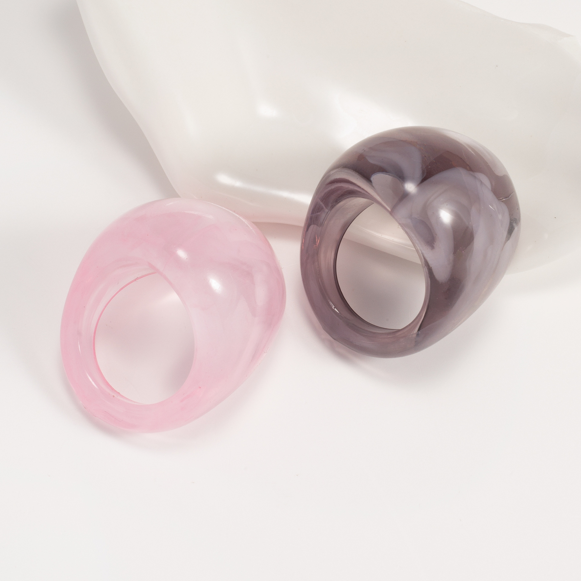 Irregular and unique imitation jade resin finger ring for men and women, simple and niche colorful transparent adult ring ring Specification image