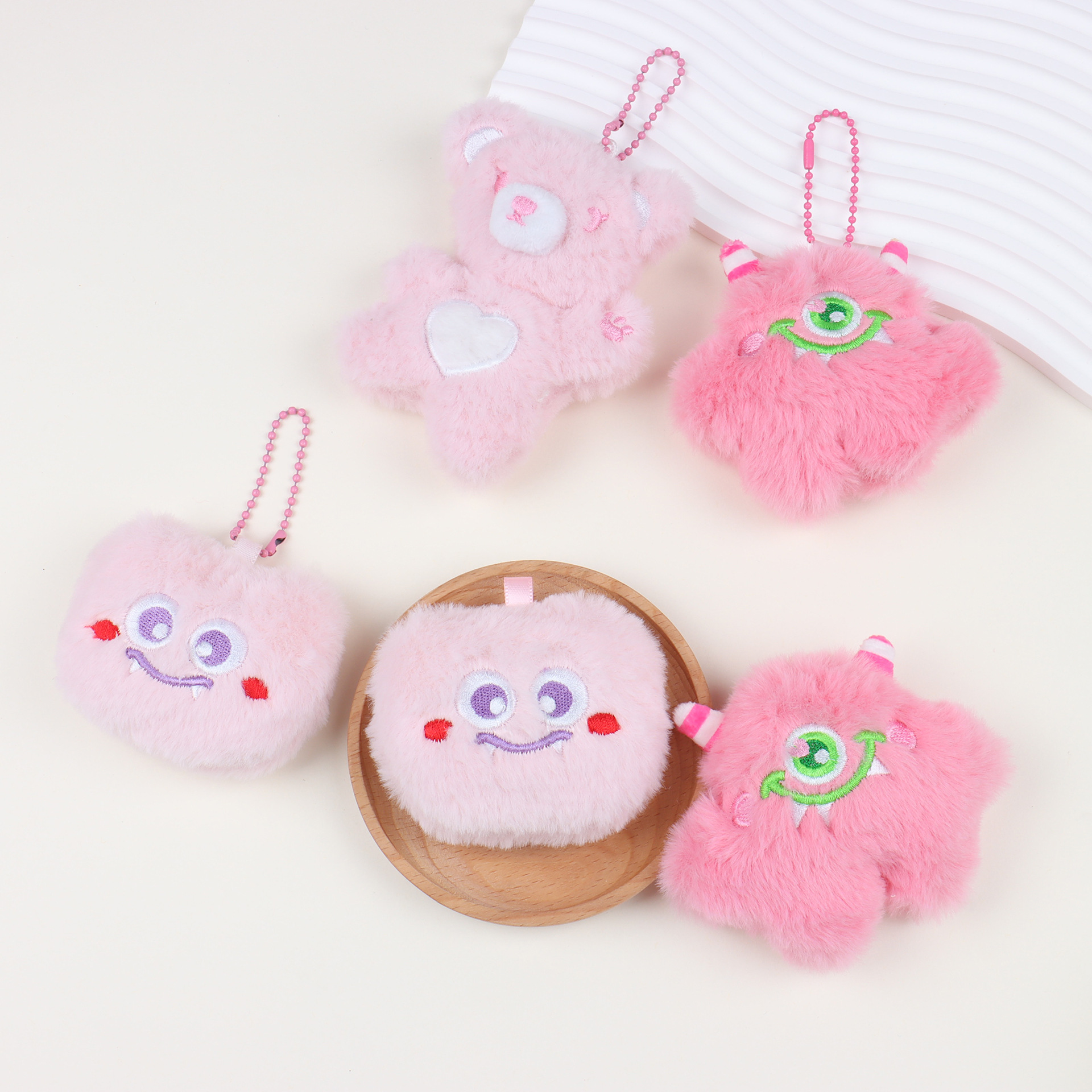 New cute plush heart bear pendant, cartoon doll decoration, creative small gift, doll bag accessory Specification image