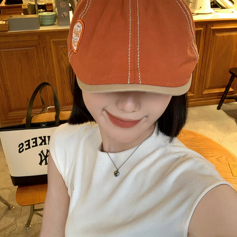 A retro, niche and forward-looking hat for women in autumn and winter, a versatile Japanese-style large-head beret, a Korean-style face-showing newsboy hat details Picture