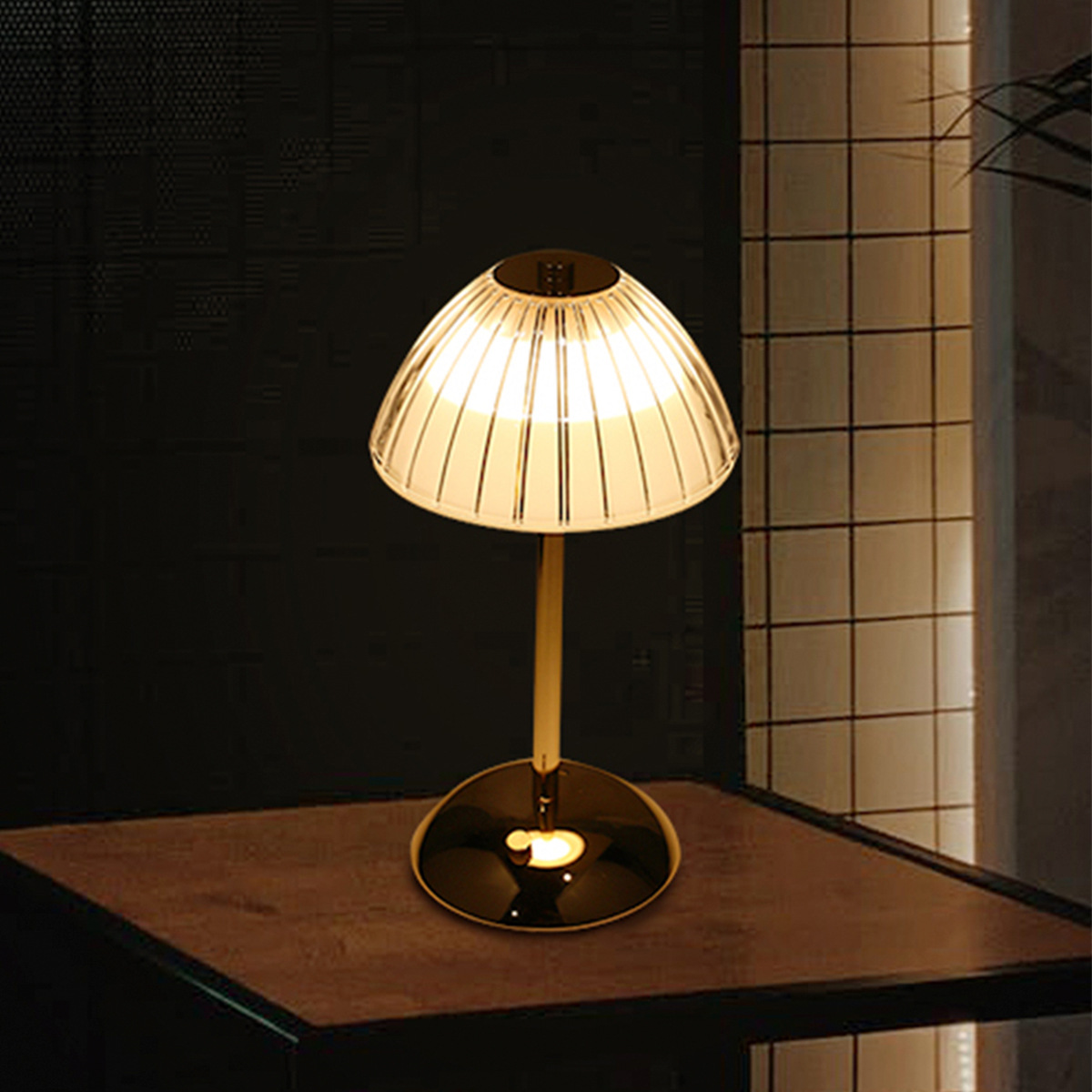 新款LED水晶台灯卧室床头餐厅酒吧咖啡厅酒店创意触摸充电氛围灯详情图3