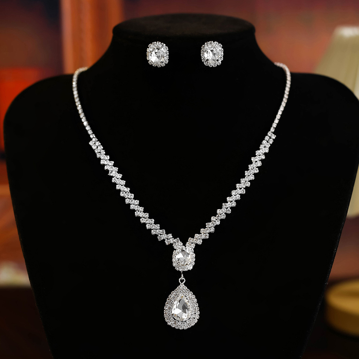 小商品现货新款饰品金属镶钻婚礼新娘首饰套装组二件套项链耳环