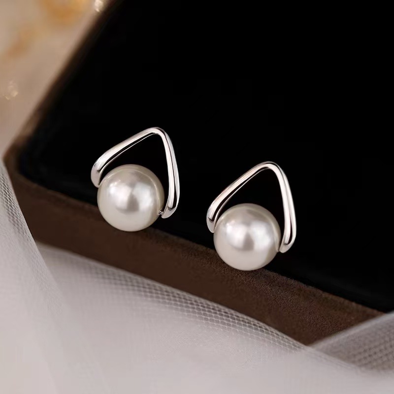 925 sterling silver needle pearl stud earrings with a light luxury and high-end feel, a new 2025 best-selling niche earring for women details Picture