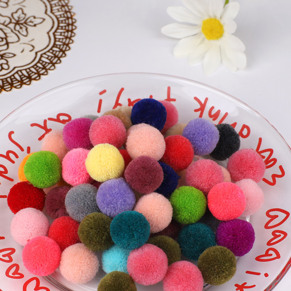 现货杨梅球彩色毛球球开司米修圆球儿童服饰玩具配件毛线球批发