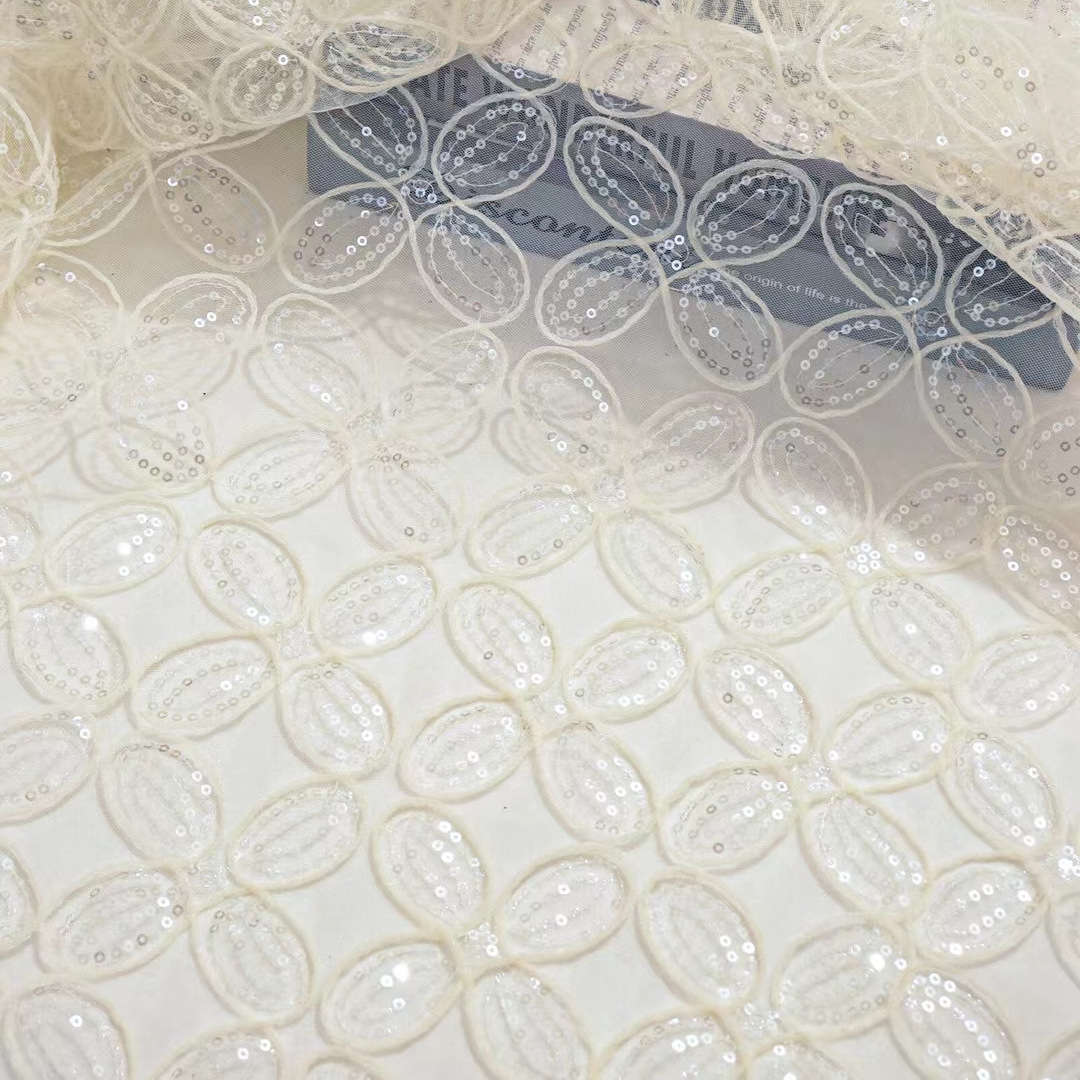 Hongli Technology's three-in-one three-dimensional jacquard Lolita lace mesh fabric for girls' lucky four-leaf clover hook-flower sequin fabric HLJC-0794 sequin embroidery supports rice sample cutting, immediate delivery and customization details Picture