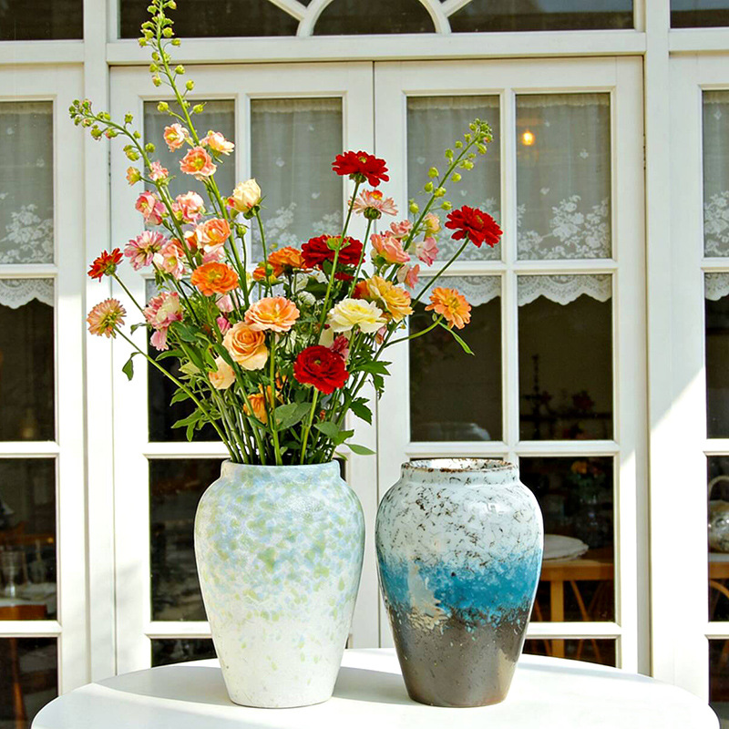 Fresh dopamine Forest Green retro ceramic vase, hydroponic fresh flowers, handcrafted glazed vase, home decoration piece details Picture