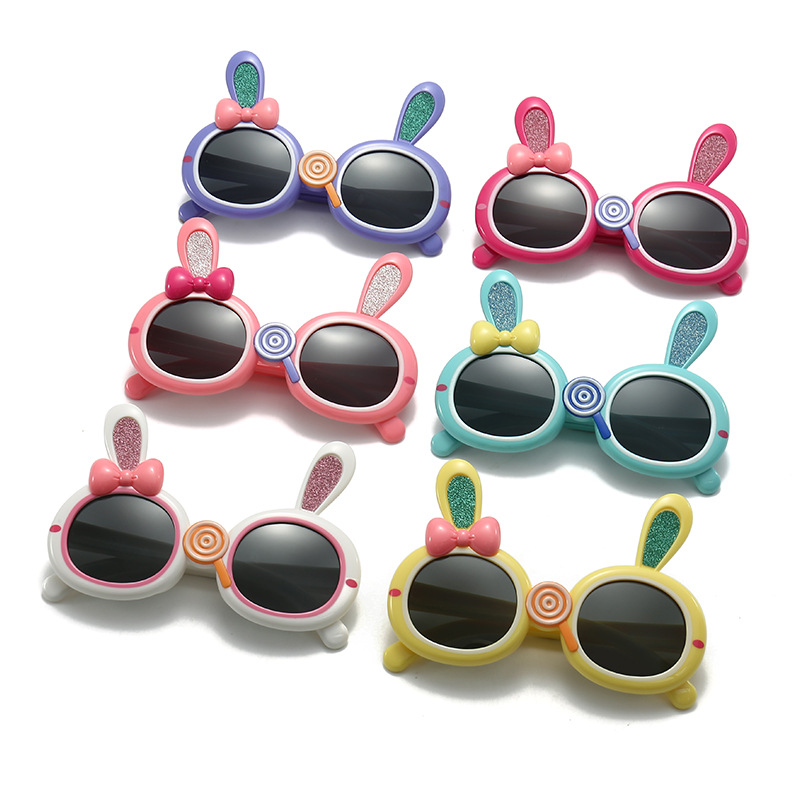 Children's Sunglasses Cartoon Rabbit Children's Mirror Sunglasses Polarizing Mirror Student Sunglasses Children's Sunshade Mirror 8-126 Application Scenario