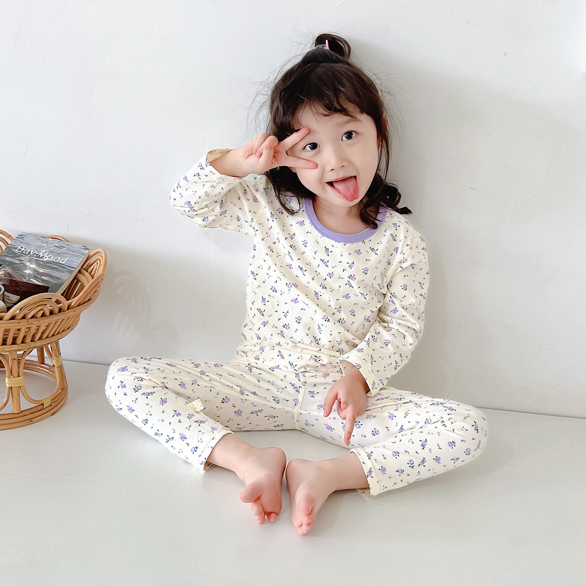 New children's Lycra home wear set, boneless antibacterial men's and girls' pajamas, thermal underwear and long Johns set, one-piece delivery Item Picture