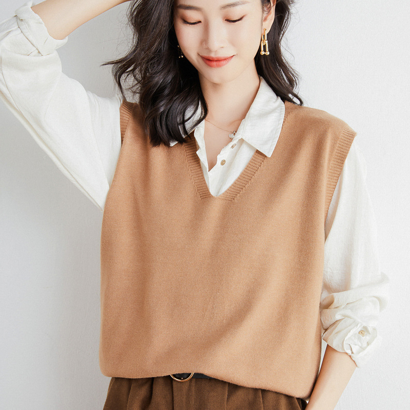 Wool blend 2022 Autumn/Winter new women's loose V-neck solid color short pullover vest details Picture