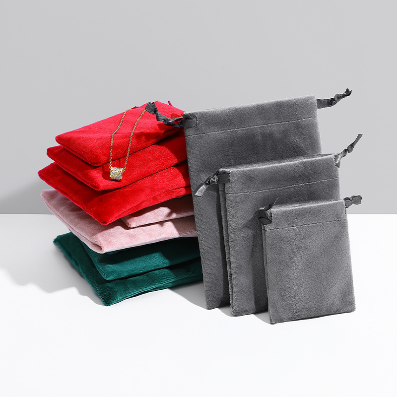 Velvet square and round drawstring velvet bags in stock, jewelry storage bags, drawstring jewelry packaging bags wholesale details Picture