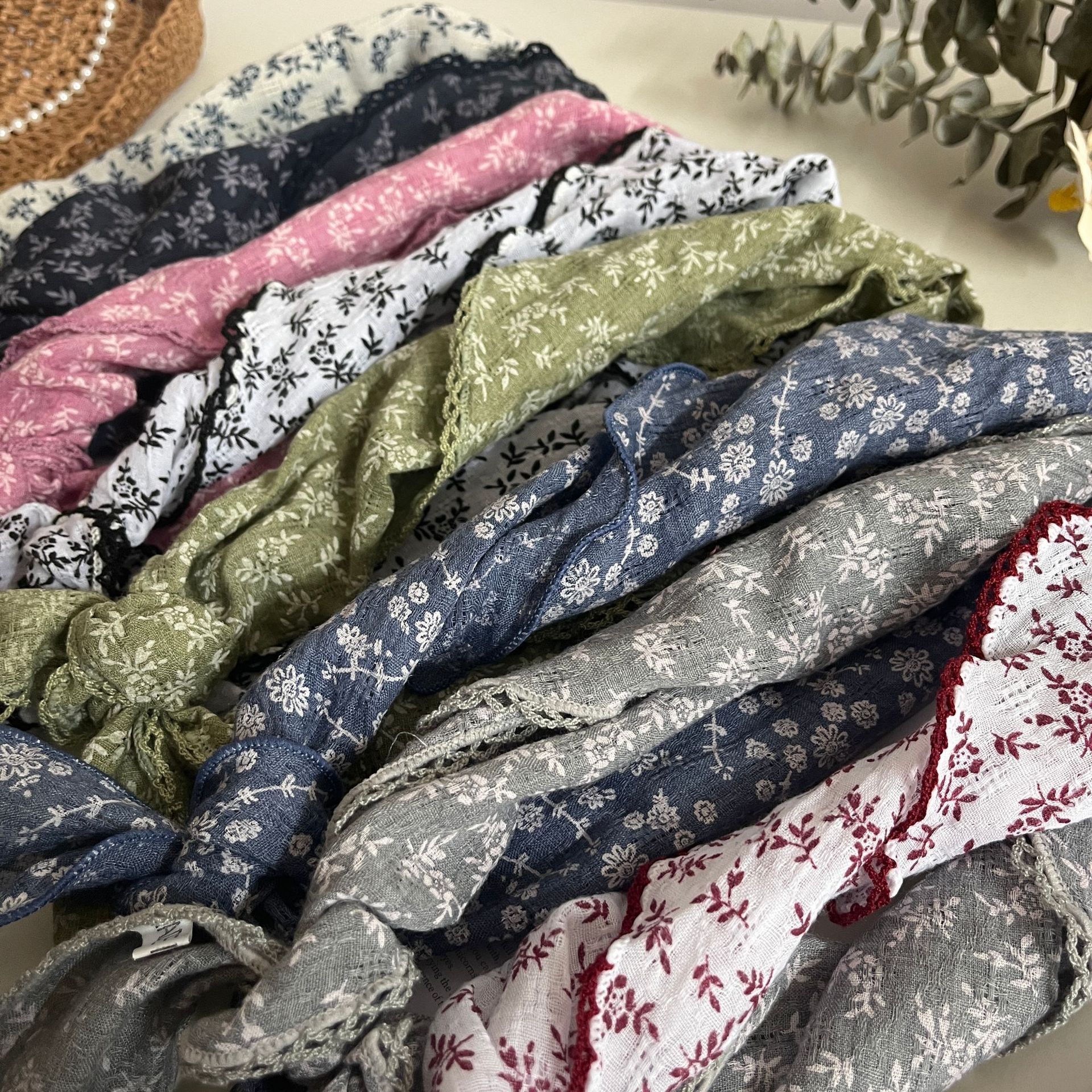 New Korean-style small triangular scarf, artistic hair band, cotton and linen Japanese-style fashion, versatile and multi-functional wholesale