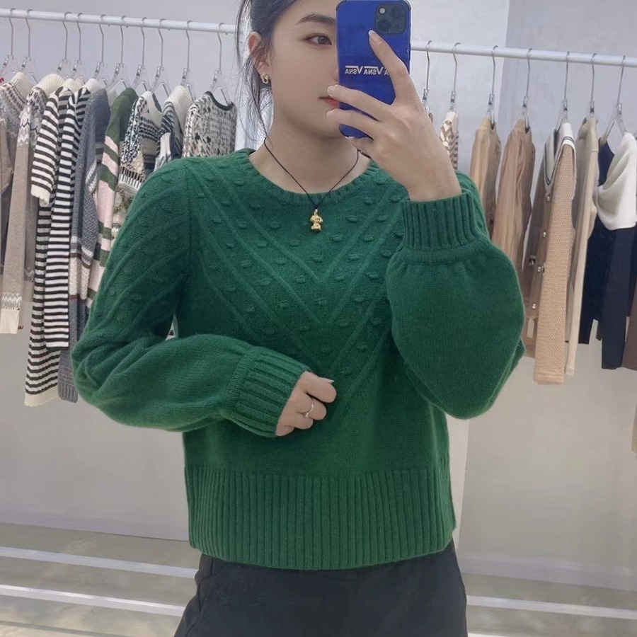 New thickened pure wool sweater for women in autumn and winter 2023, with a round-neck pullover design and green lantern sleeves as the base layer Specification image