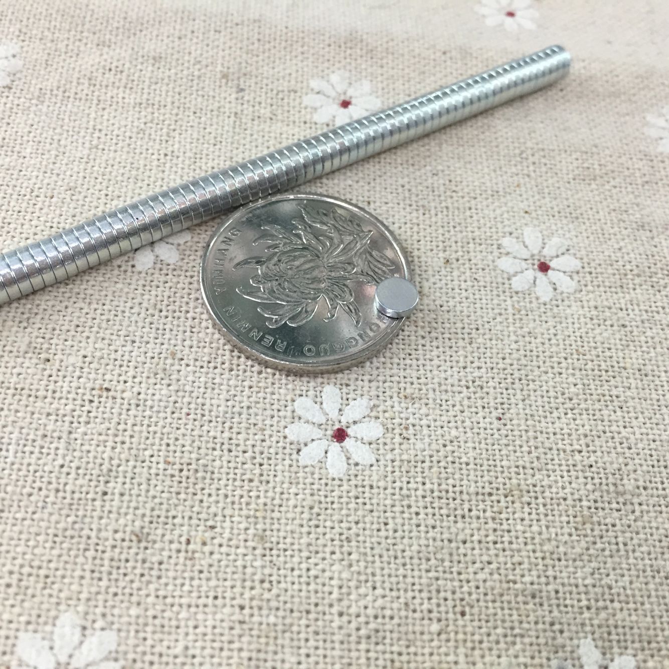 圆形5*1.5毫米强磁磁铁 铝铁棚强磁磁铁 耳钉饰品磁铁 强吸铁磁钢