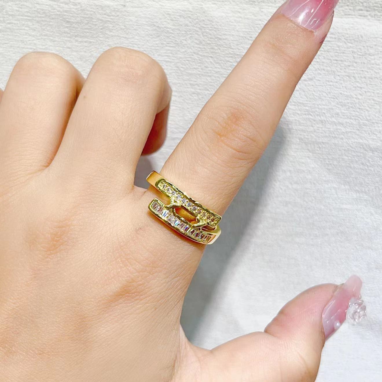 New cross-border ring from Europe and America, adjustable in size, shiny and fashionable, double-row T-square women's ring, copper zircon electroplated 18K Specification image