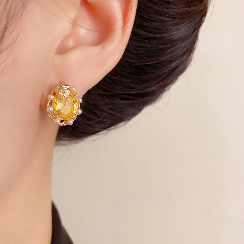 日韩气质简约树叶珍珠椭圆耳钉女精致轻奢百搭高级感超闪耳环批发详情7