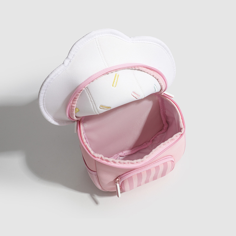 The 2024 new design mini and cute mushroom small backpack is a trendy and adorable children's small backpack for kindergartens Application Scenario