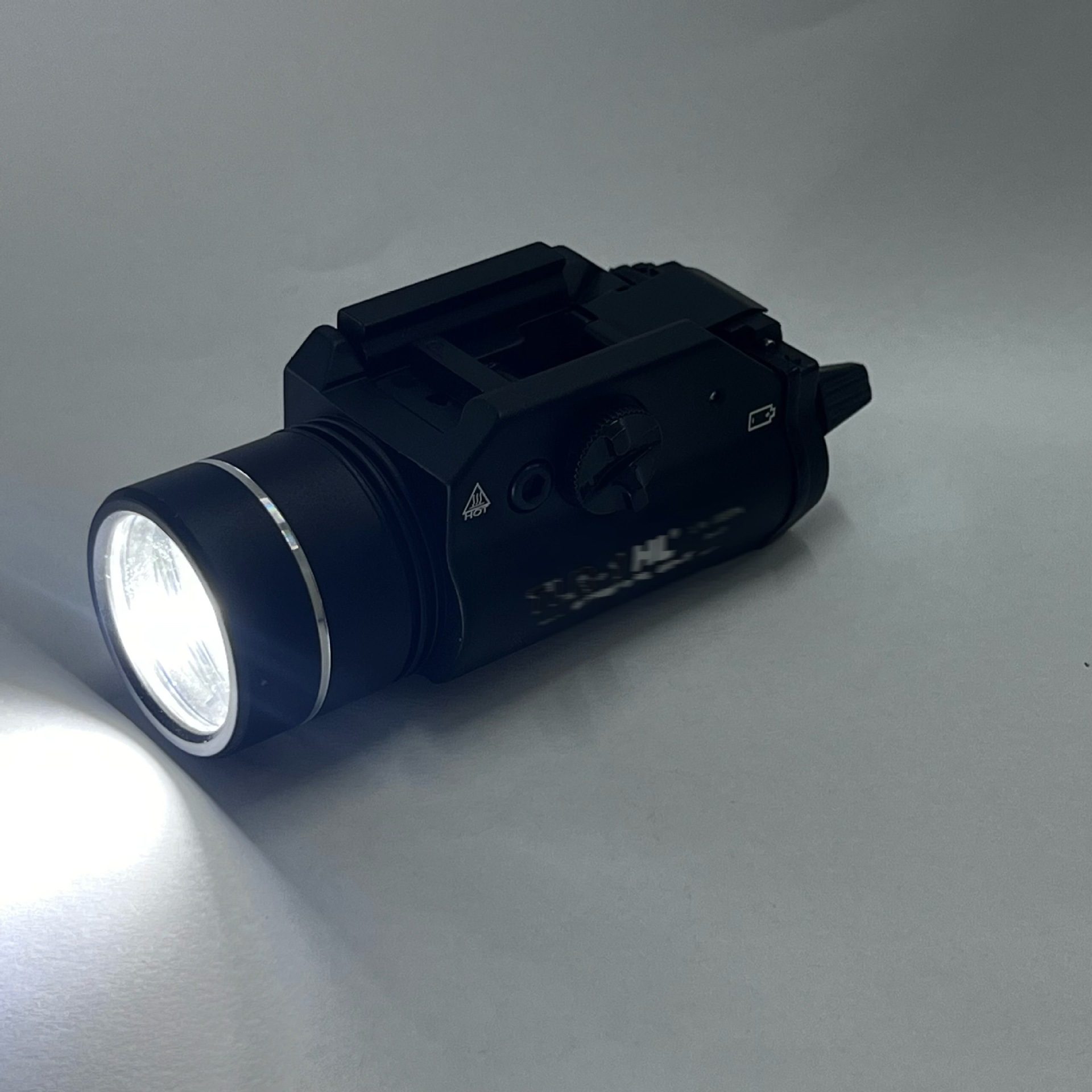Outdoor Tactical Trekking Tlr-1 Under The Light Of The Stream Hanging Flashlight Outdoor Glare Flash Led Lighting Cross-Border Specification drawing