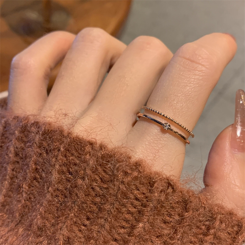 A niche design index finger ring for women, simple and fashionable Japanese light luxury jewelry, personalized star ring, open women's ring Application Scenario