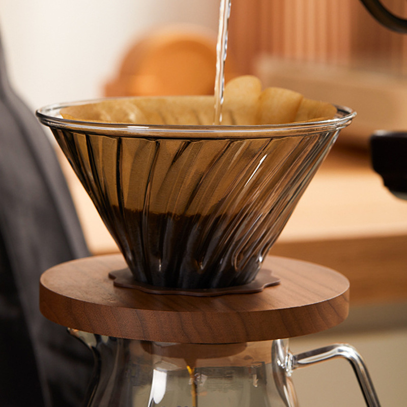 Hand-Brewed Coffee Filter Cup, Coffee Pot V60, Conical Drip Filter Cup, Sharing Pot, Coffee Filter Equipment Set Application Scenario
