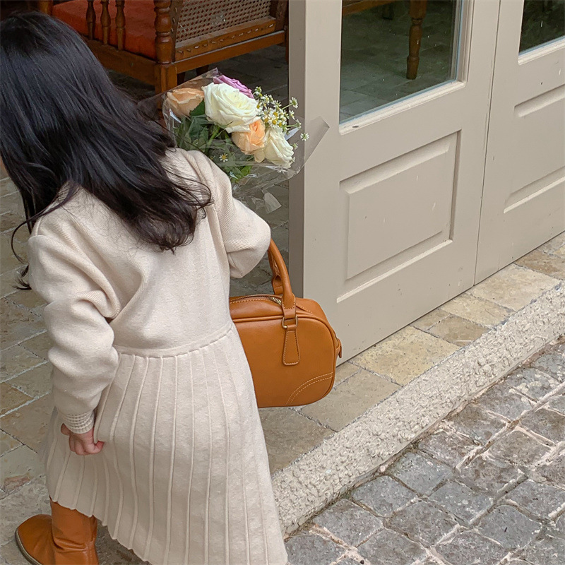 The 2022 autumn Korean-style knitted dress for girls, the stylish woolen dress for little kids, and the long-sleeved princess dress for girls Specification image