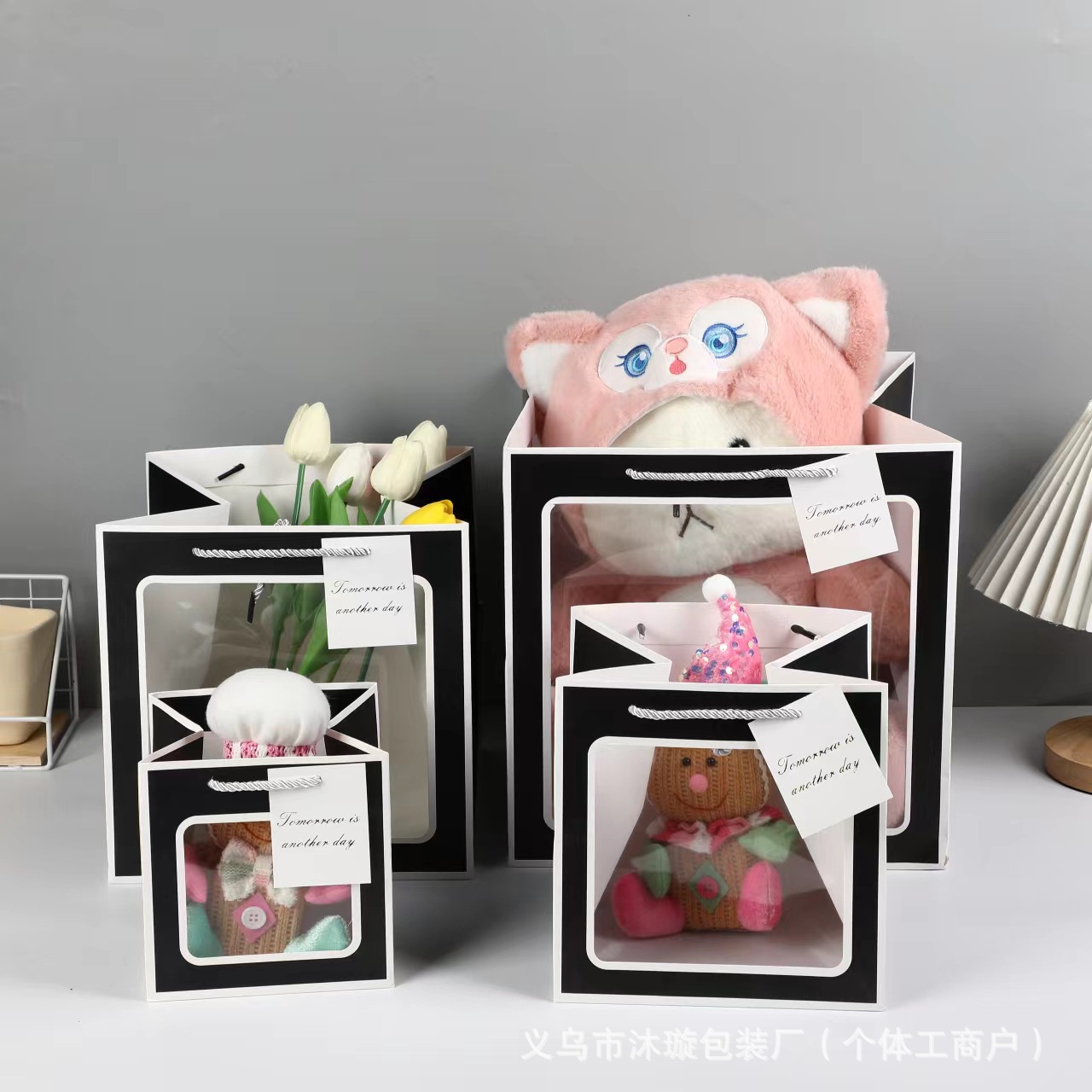 Square windowed transparent gift bags in stock, Teachers' Day flower gift bags, doll packaging, white card wholesale handbags Application Scenario