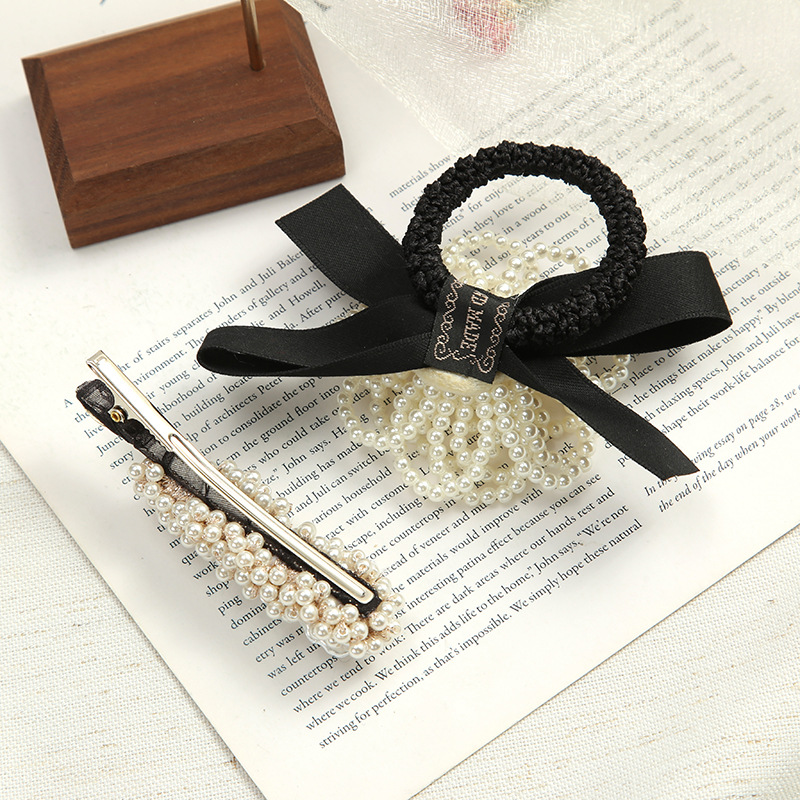 Pearl hair bands, chanel-style bow hair accessories, handcrafted beaded one-piece hair clips, simple and elegant side clips, wholesale domestic self-produced other hair accessories details Picture