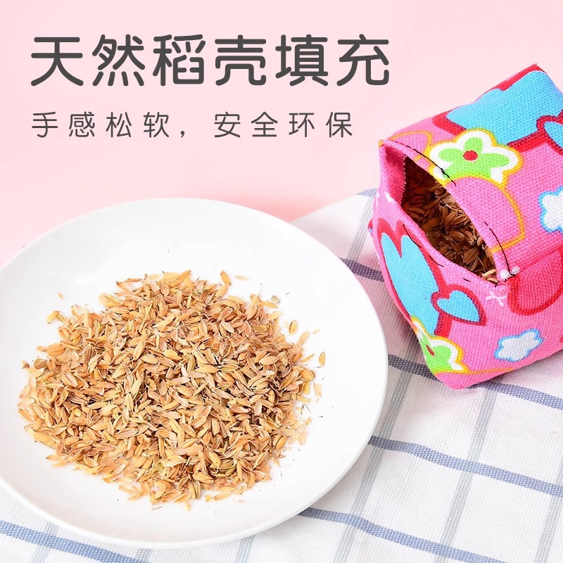 Throwing sandbags, children throwing sandbags, primary school students, kindergarten, hand-held mini outdoor sports, physical education class, handmade small toys details Picture