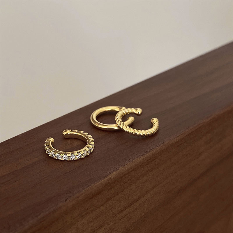 The women's light luxury and niche design three-piece set of ear bone clips without ear holes is a new trend in 2024 Application Scenario