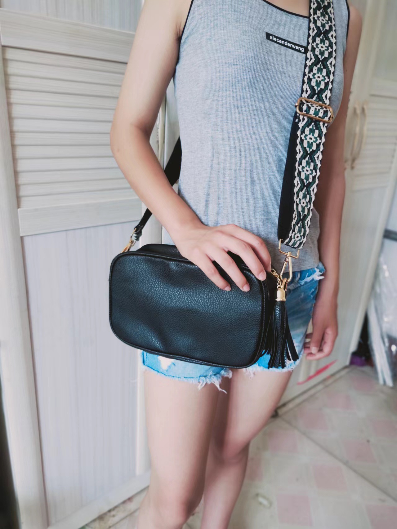 Foreign Trade Fringe Women's Bag 2022 New National Wind Strap Crossbody Bag Europe And The United States Pop Women's Shoulder Bag Application Scenario