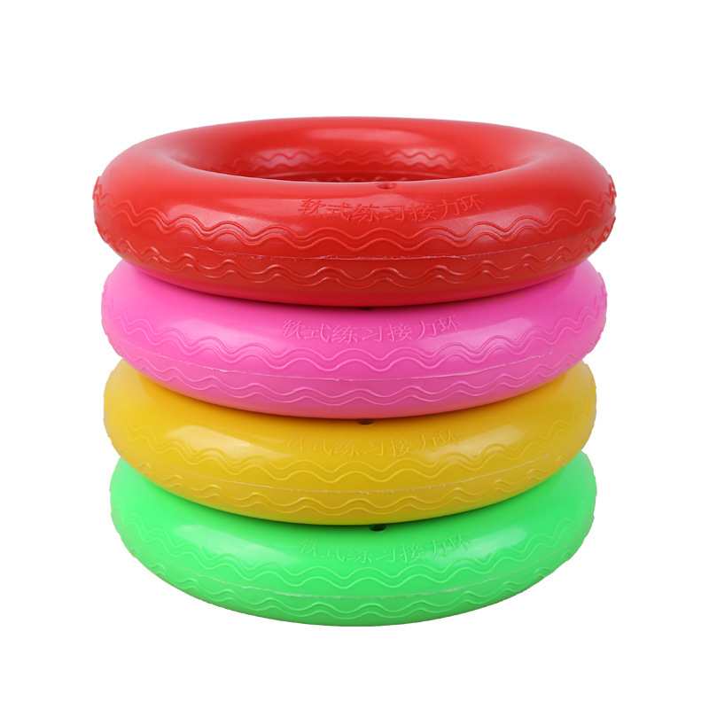 趣味田径软式接力棒软式接力环软式体育器材中小学训练用软式手环白底实物图