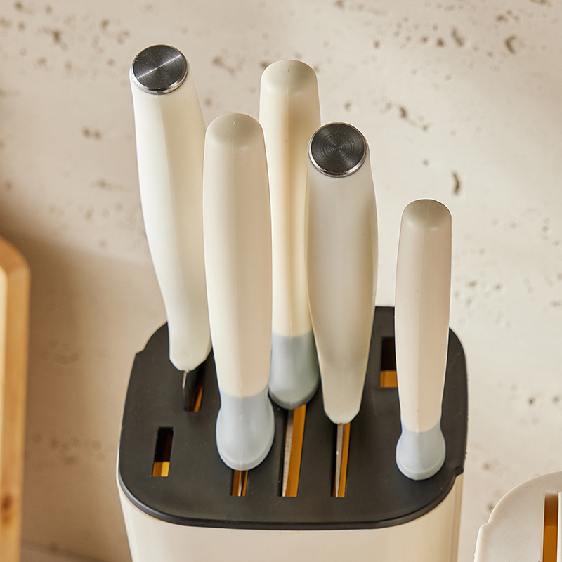 Creamy InS-style knife rack for home kitchen, large-capacity kitchen knife storage rack, high appearance level plastic knife storage rack Application Scenario