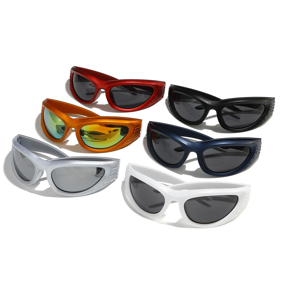 2024 Cross-border new sunglasses Y2K Cycling sunglasses, future technology men's and women's windproof mountaineering glasses Application Scenario