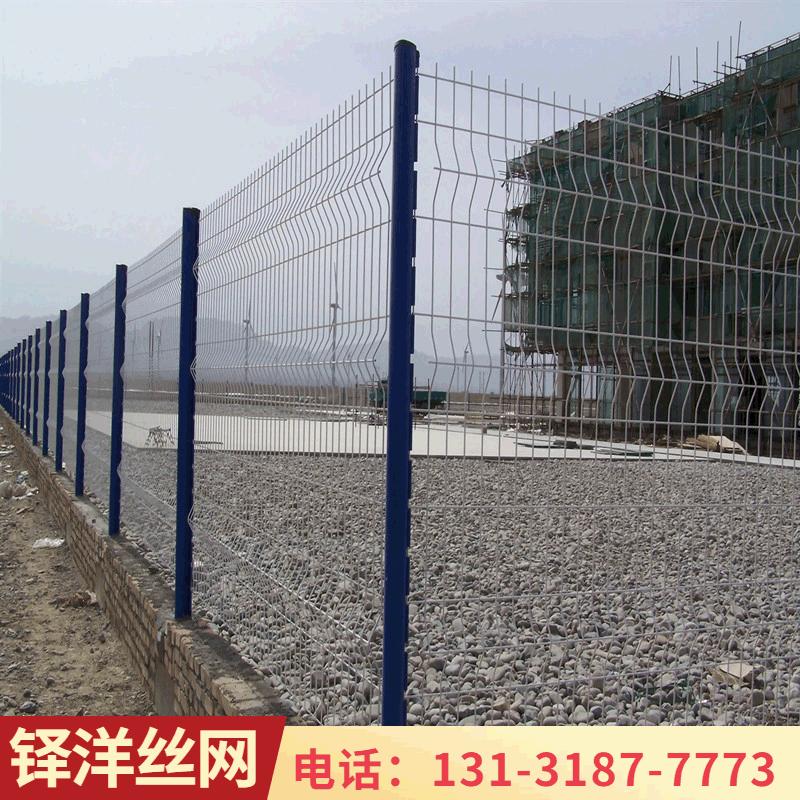 桃型柱三角折弯护栏网景区厂区隔离网别墅小区围墙网铁丝网