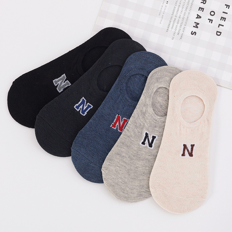Calcetines cortos para hombres calcetines de barco low top calcetines invisibles de boca rasa primavera verano slim calcetines deportivos a prueba de olor versión coreana calcetines de hombre de moda al por mayor details Picture