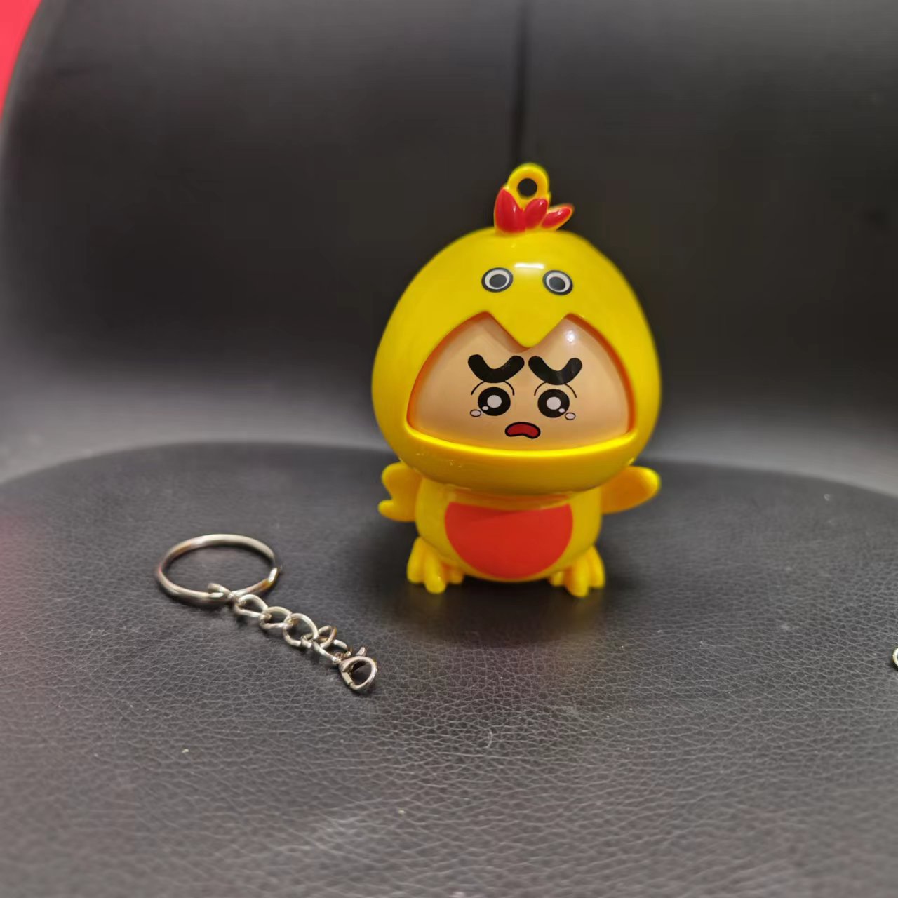 Keychain cartoon pendant, cute gift schoolbag, crayon Shin-chan face-changing doll pendant, decorative item, press toy, face-changing chick, Shin-chan toy Specification image